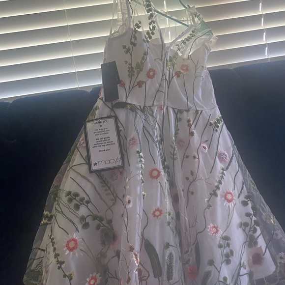 Brand new with tags Macys. - Picture 6 of 8